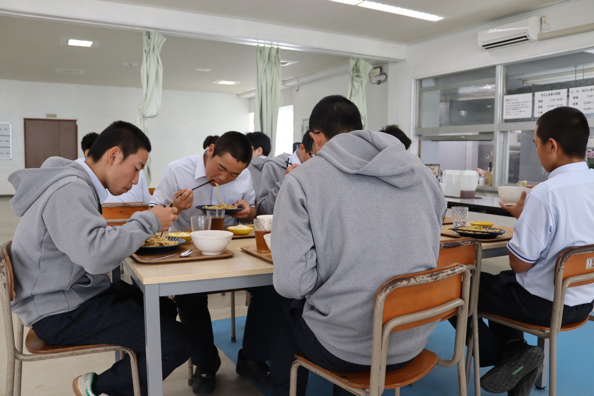 選手たちの食事風景