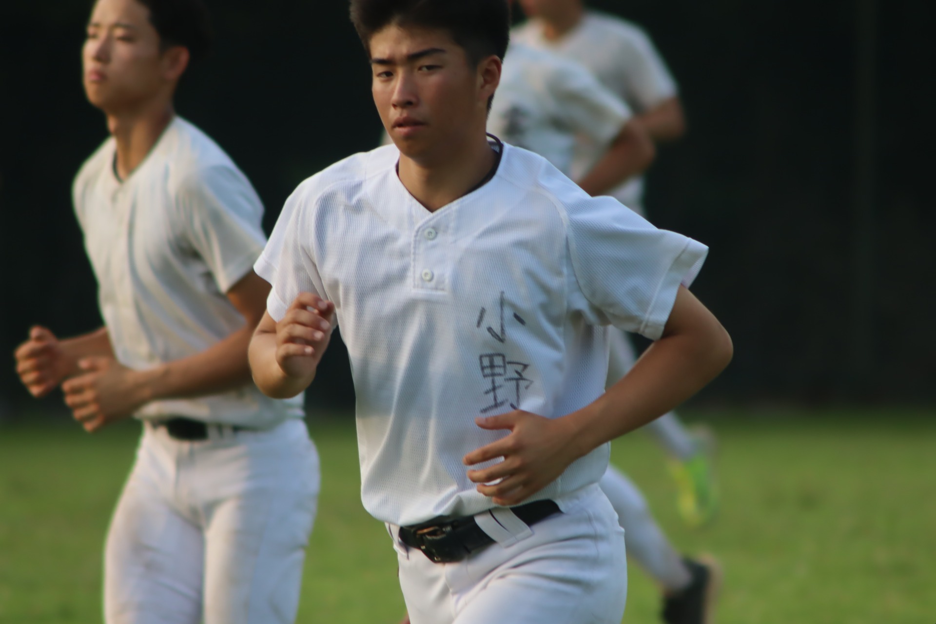 練習する小野蓮主将