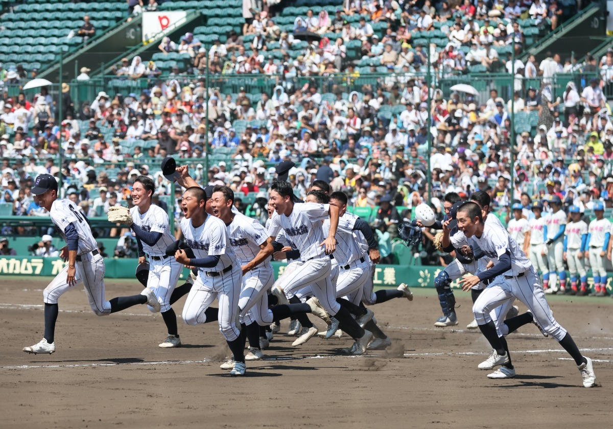 野球　新潟　中越高校　野球部　ネイビー XO　ジャケット　甲子園 夏の高校野球新潟大会決勝 “春の王者”中越と“去年夏の覇者”新潟