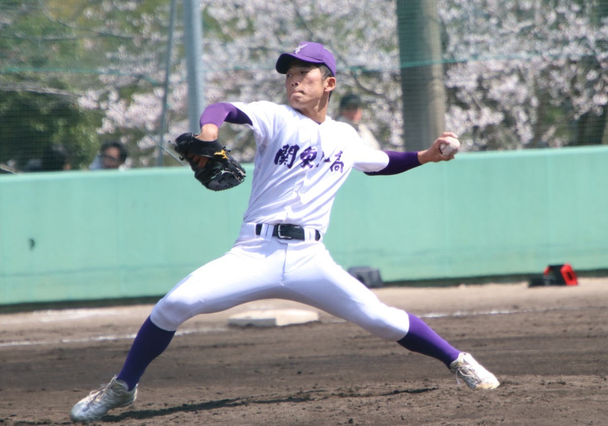 ノーシード同士の決勝に！関東第一・坂本が完封、岩倉が28年ぶり甲子園