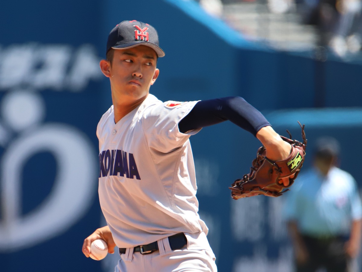 横浜の2年生右腕・織田が150キロ連発！決勝に導く好救援で悲願達成まで