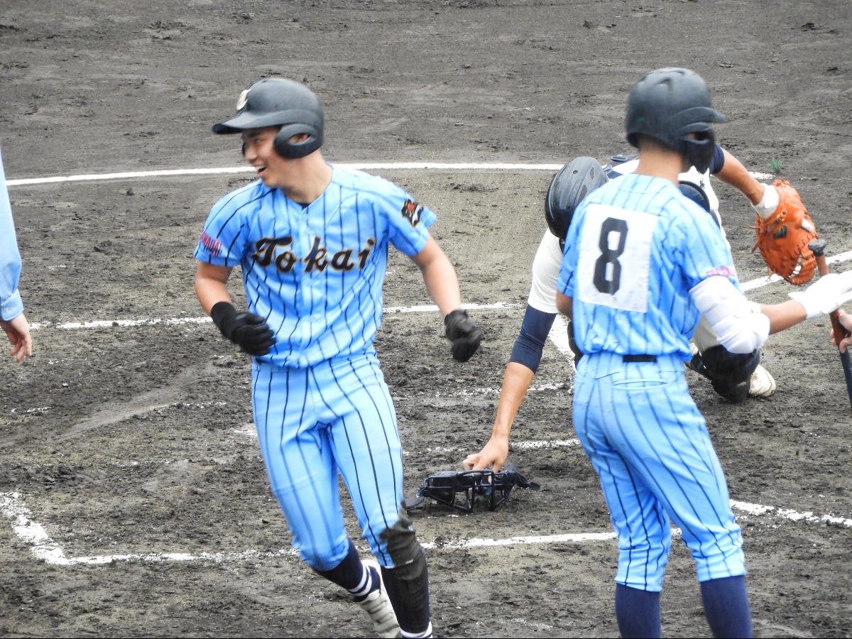 前チームからのレギュラー5人が主軸の青森山田、打率4割超えの