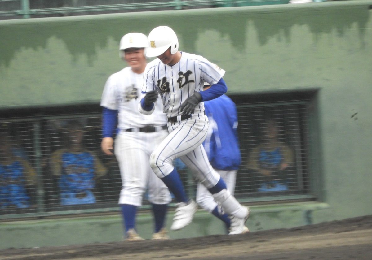 青森山田高校野球部ベンチ入選手用ユニホームセット 青森山田高校野球部ユニホーム レギュラー試合用 - メルカリ