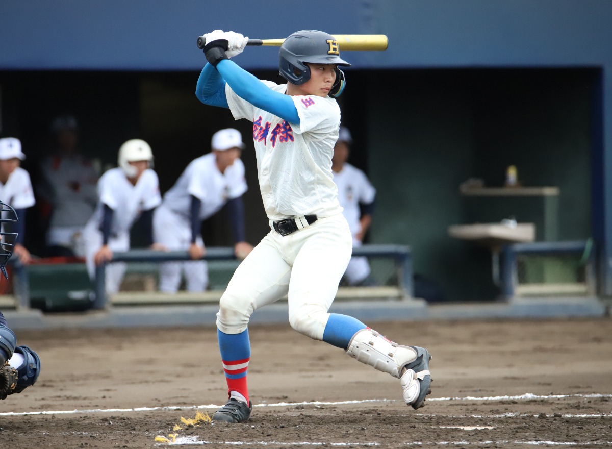 花咲徳栄が13年ぶりの決勝進出！強打の捕手がエースの力投に応える