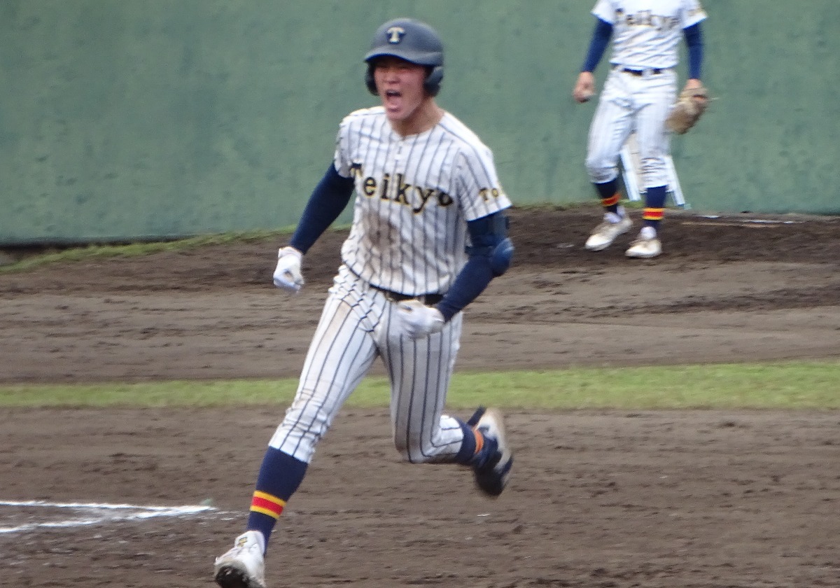 帝京、城東に苦しむも、自慢のスラッガーコンビの連続弾で逆転で準々