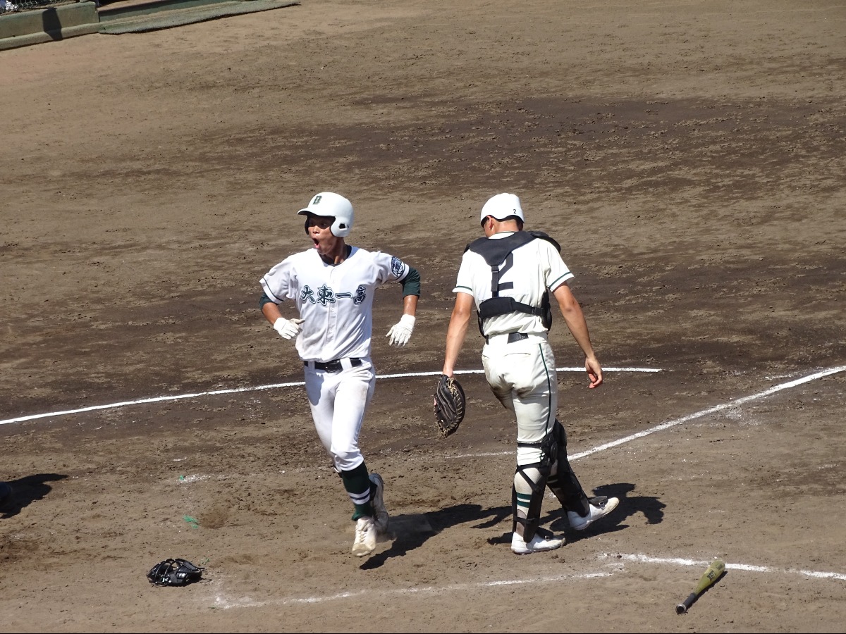 4回大東大一・山木の適時打で辻井が生還