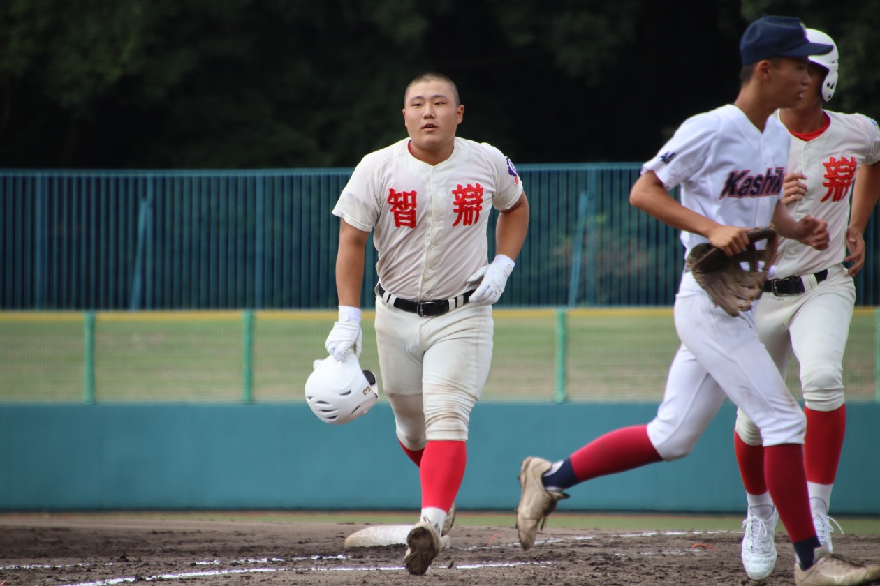 智辯学園グランドコート 戦力充実の智弁学園が8強入り！最後は最速146キロ左腕が締める【奈良
