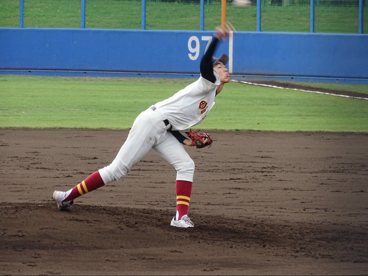 桜美林の193センチ右腕が制球難を克服して佼成学園相手に完投勝利